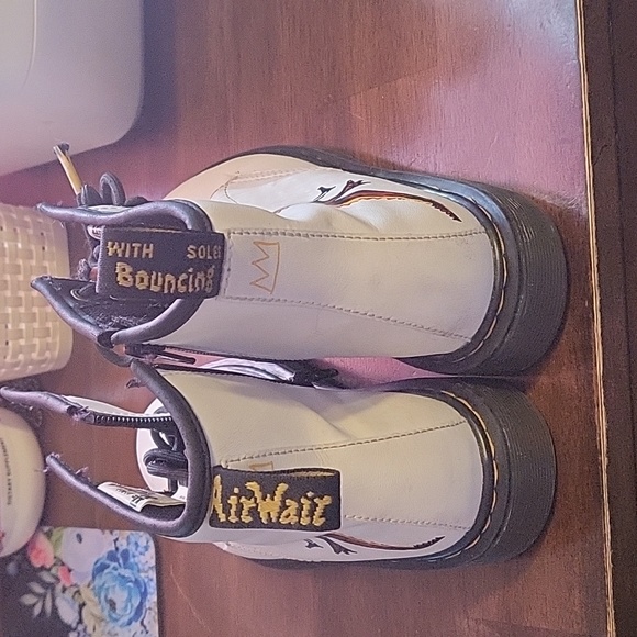 Dr Marten's Air Wair 3 1/2 - Picture 2 of 9